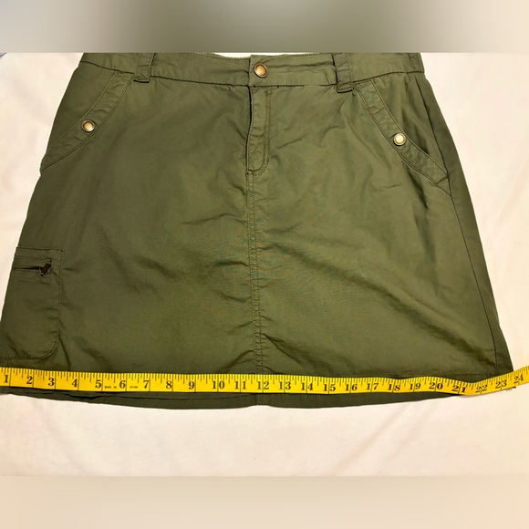 Croft & Borrow army green skort with button pockets & zipper pocket, 14 - Picture 6 of 11